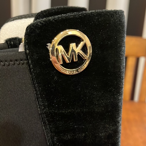 Michael Kors Emma Lily black velour Boots new Girls Toddlers Size 11 - Picture 6 of 11